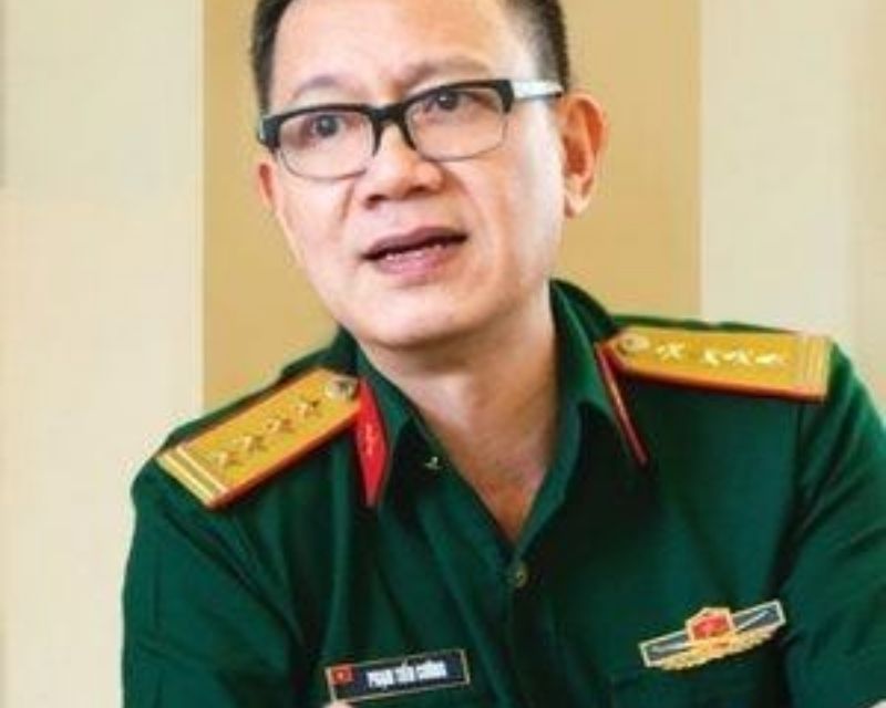 nhung-nghe-si-mang-quan-ham-5